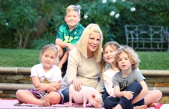 1 tori spelling si familia jpg jpeg