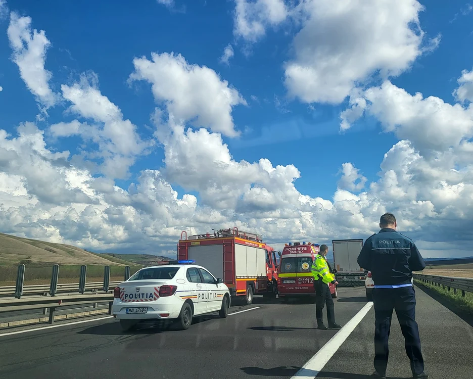 TIR răsturnat în zona Miercurea Sibiului