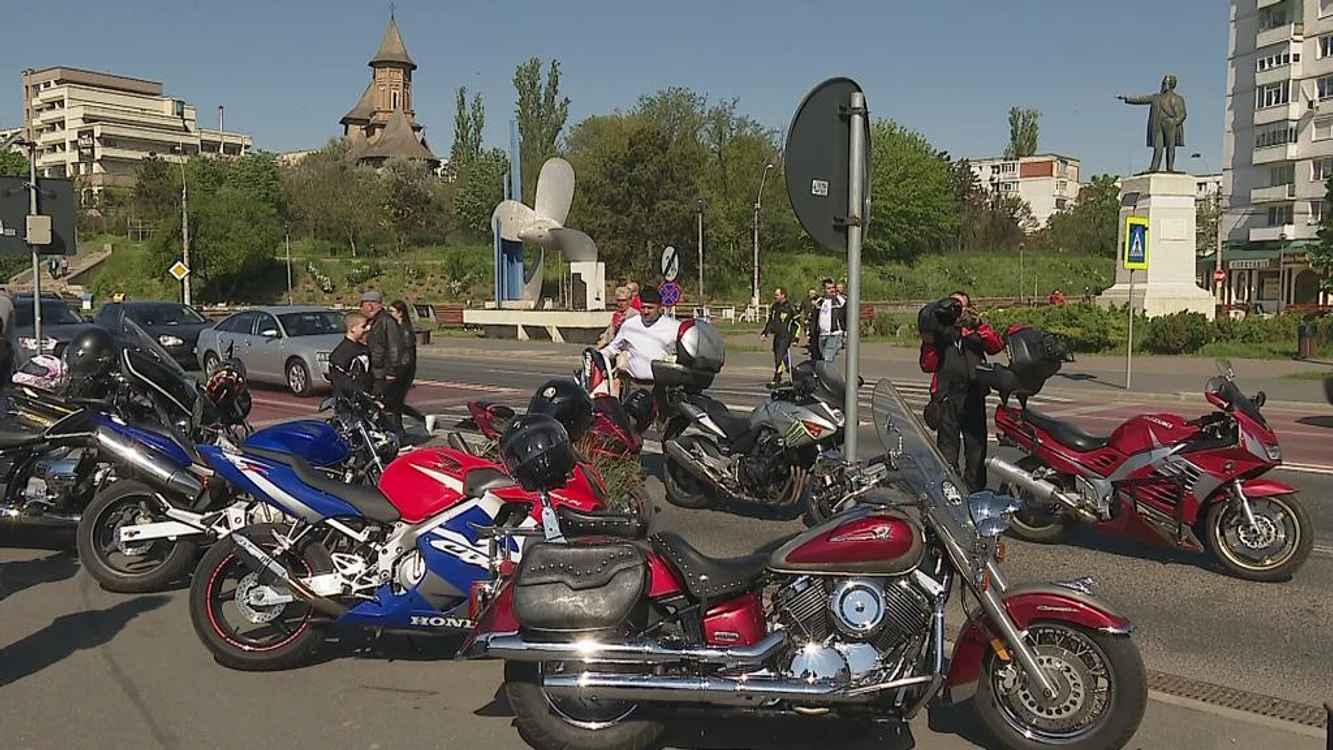 Paradă moto pe străzile din Galați FOTO: C. MAZILU