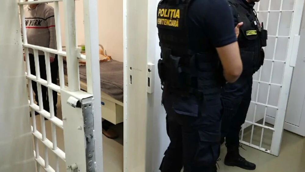 Judecătoare, după ce l-a condamnat la 30 de ani de pușcărie pe un bărbat pentru tentativă de omor asupra soției: „N-am vreun sentiment de milă, deși sunt conștientă că va muri in detenție”