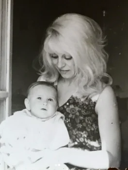 Andreea Esca și mama sa