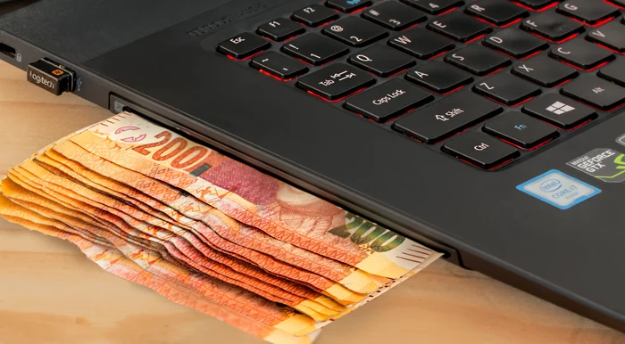 Șocul de care a avut parte un român când și-a cumpărat un telefon de pe internet / foto: Pixabay