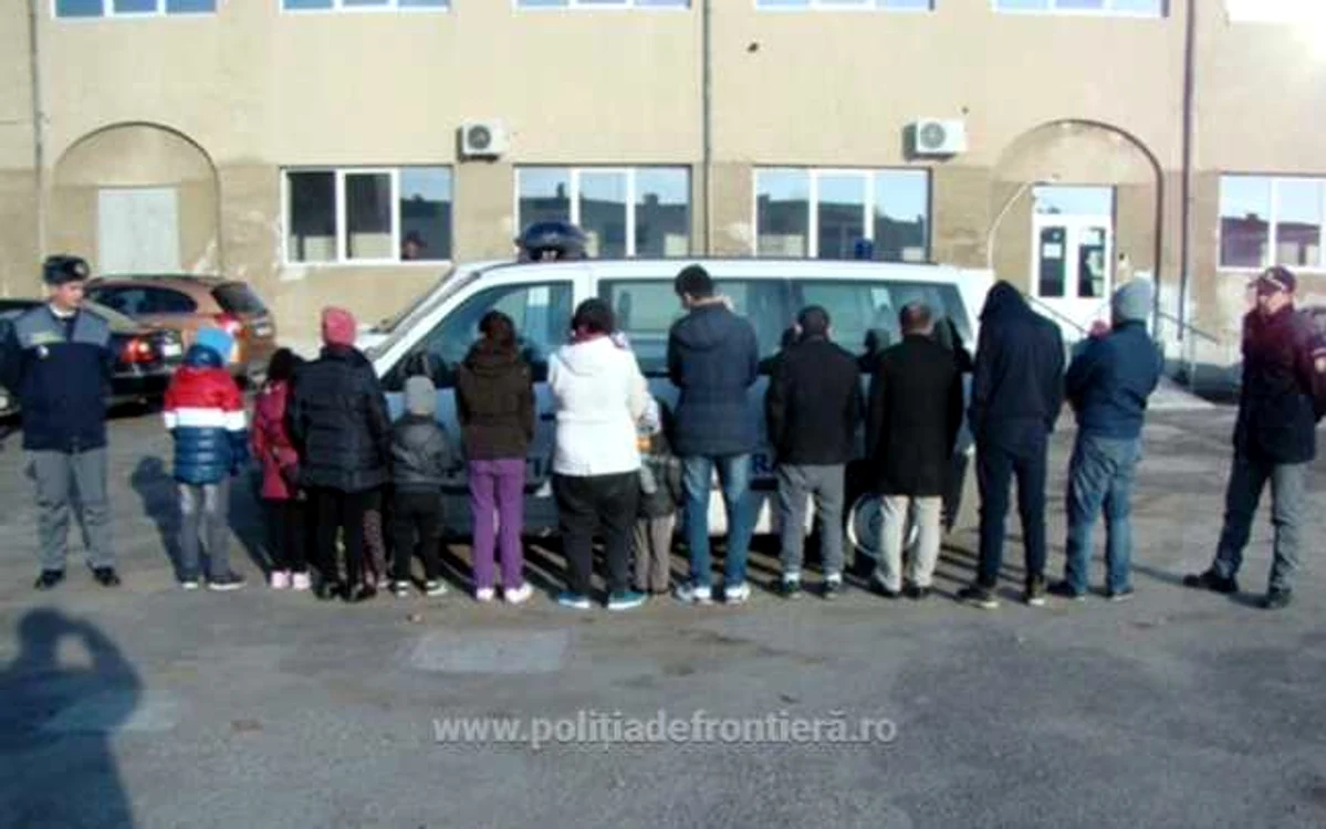 Grup de migranţi ilegal prinşi la frontiera de est a României FOTO Poliţia de Frontieră