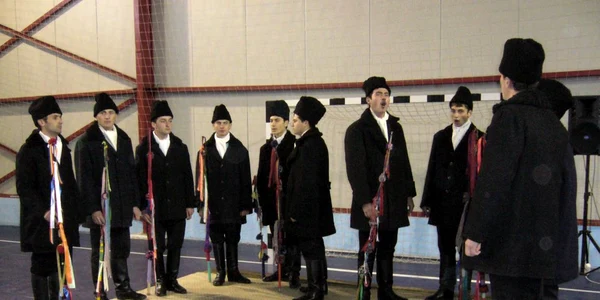 Grupul este format numai din tineri Foto: Florin Mitu
