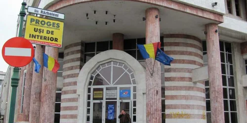 Băcăuanii sunt sfătuiți să nu furnizeze datele personale