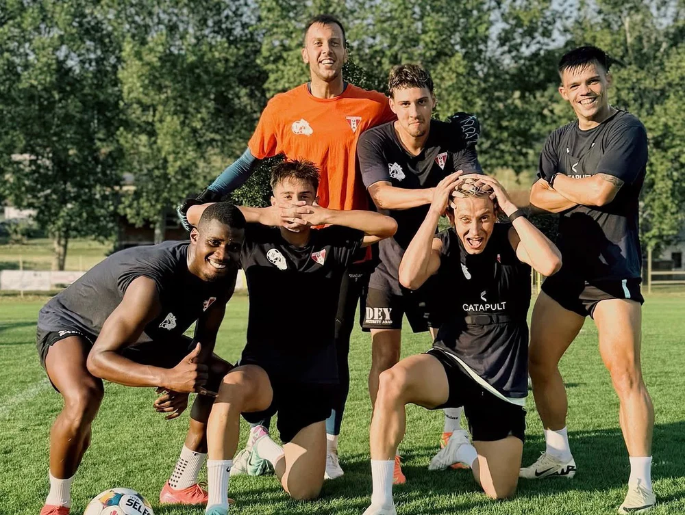 Fundașul din Superliga a luptat pentru visul fratelui imobilizat. A vrut să aducă o bucurie acasă: „M-a motivat să ajung jucător, să-l fac fericit!”