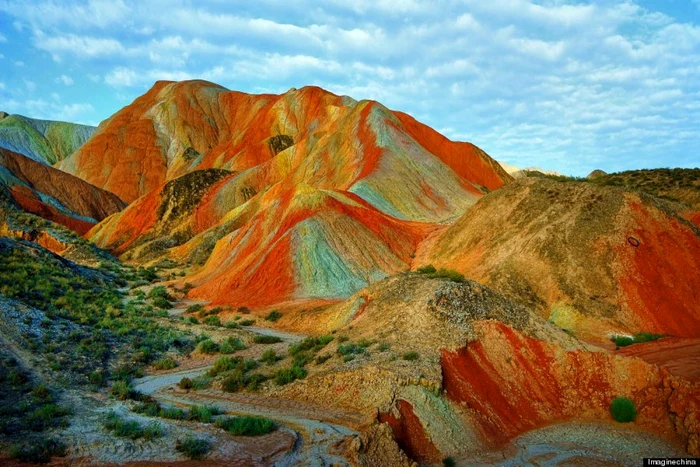 muntii curcubeu din china foto imaginechina.com