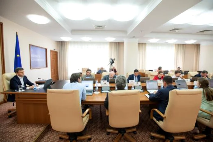 Guvernul Recean a votat proiectul de hotărâre privind prelungirea stării de urgență. FOTO: Gov.md