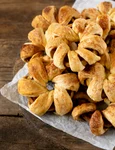 Flori de foitaj cu mere  Sursa foto shutterstock 2029288589 jpg