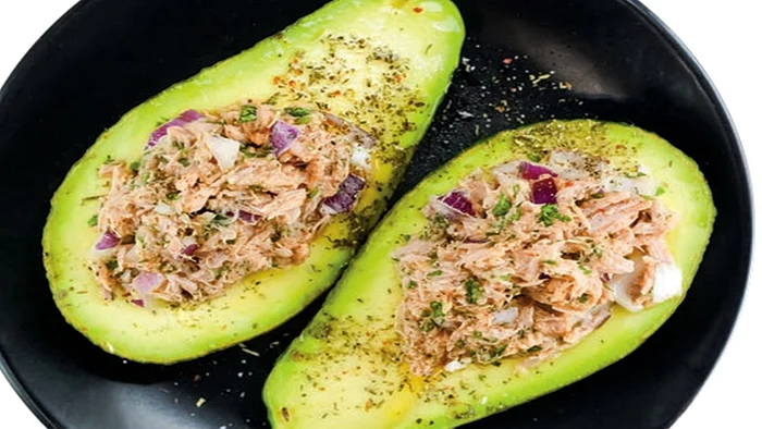 avocado umplut cu ton jpg