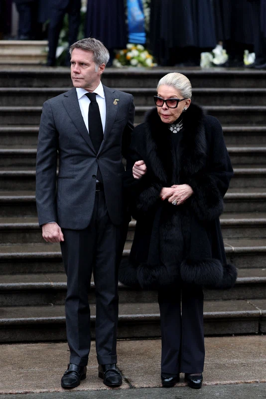 Emanuele Filiberto și mama sa, Marina Doria, la înmormântarea Printului Vittorio Emanuele de Savoia. FOTO: Getty Images