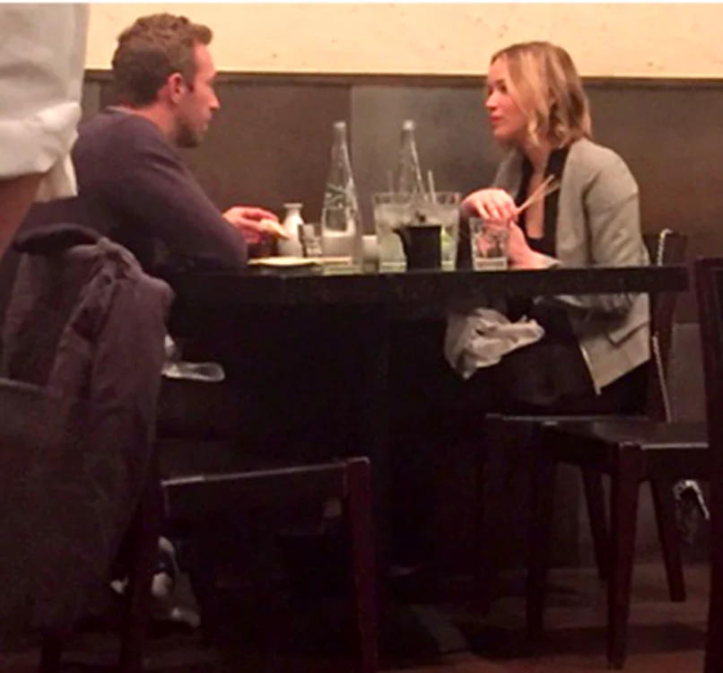 jennifer lawrence chris martin dinner1 400x372 png