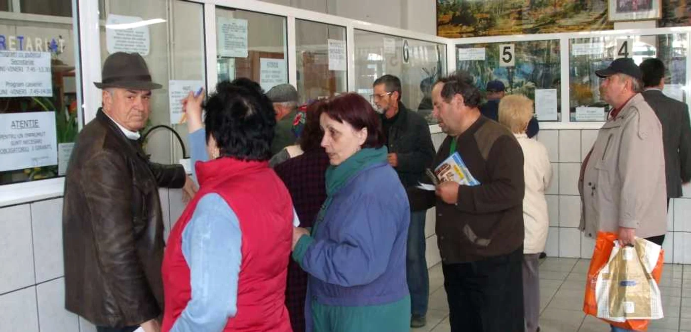 Pensionarii se împrumută pentru a putea face faţă cheltuielilor de iarnă