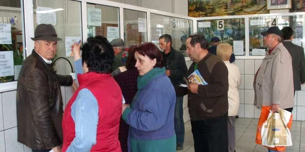 Pensionarii se împrumută pentru a putea face faţă cheltuielilor de iarnă