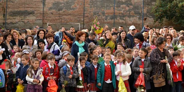 Clopoţelul a sunat la şcolile din Braşov. FOTOAndrei Paul
