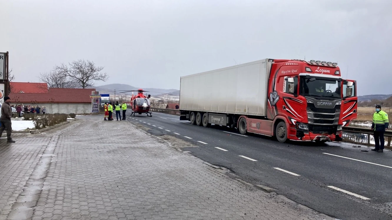 Accident pe Valea Oltului la Boiţa - Sibiu Foto sibiulindependent ro