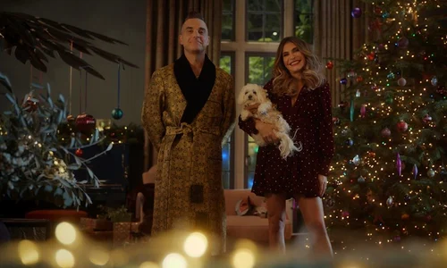 1 robbie williams videoclip cu familia de craciun 1 jpg jpeg