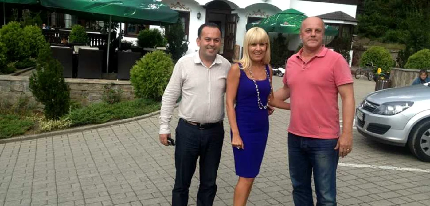 Alin Popoviciu, Elena Udrea şi Nelu Popa la Văliug FOTO Facebook.com