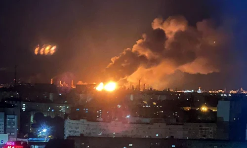 incendiu rafinaria Lukoil din Volgograd, in urma unui atac cu drone ucrainene foto X