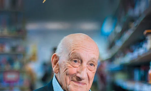 Un secol, o viață png