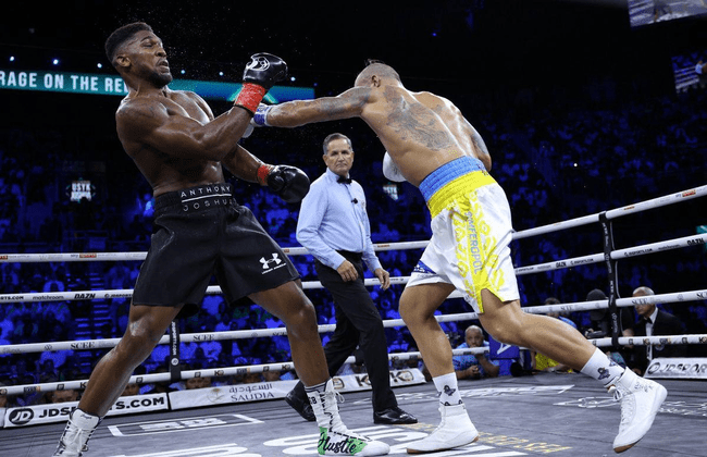 Usyk l-a învins pe Joshua în revanșă și și-a apărat titlurile de campionat mondial la categoria grea 