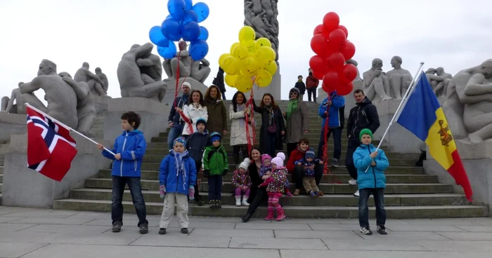 La Oslo, precum şi în alte 12 oraşe din lume, moldovenii au lansat baloane în culorile tricolorului