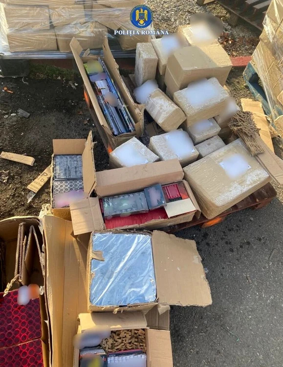 Polițiștii și jandarmii au confiscat sute de kilograme de produse pirotehnice Foto: Poliția Română