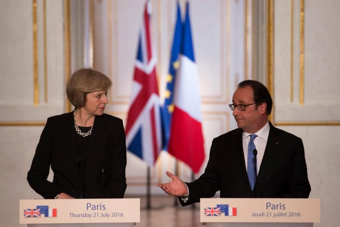 Theresa May şi Francois Hollande, în cadrul unei conferinţe de presă, la Paris FOTO PA