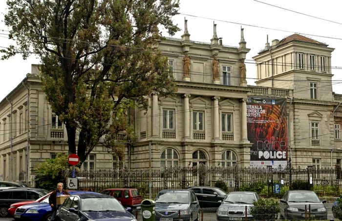 Cea mai scumpă proprietate rezidenţială din România este Palatul Ştirbei, construit la solicitarea domnitorului Barbu Ştirbei şi cunoscut în Capitala pentru balurile selecte ce se dadeau aici