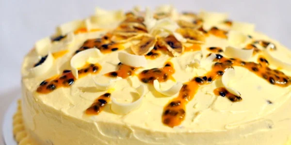 tort ciocolata alba si banane