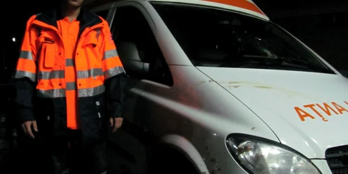 Asistentul Răzvan Petraș s-a ales cu mai multe lovituri din partea agresorilor.