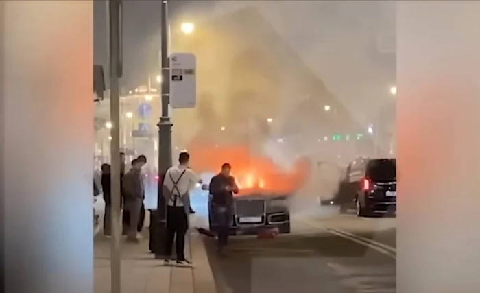 Limuzina a explodat lângă sediul FSB FOTO Captură video