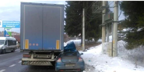 Autoturismul a fost serios avariat