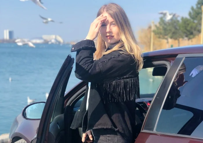 Tânăra a acuzat o stare de rău la scurt timp după ce a intrat în tură. Foto: Replica Online