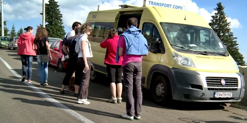 micorubze scolare folosite pentru transport turisti