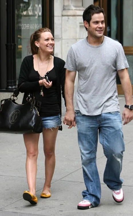 Hillary Duff alături de iubitul său, Mike Comrie