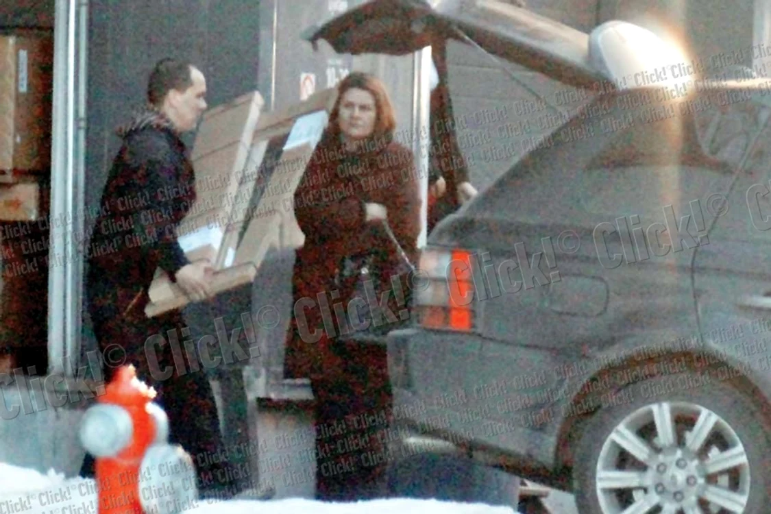 Marius şi mama  sa au petrecut  mai bine de o oră  într-un magazin de  mobilă din Pipera (Foto: Click!)
