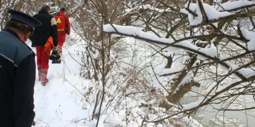 Echipajele de intervenție au căutat-o mai bine de o oră pe tânără