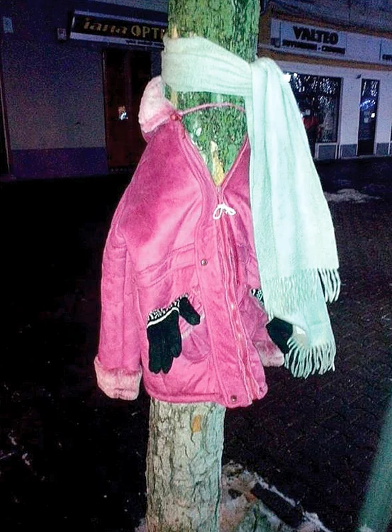 Hainele aveau şi un bilet: „Nu sunt  pierdută! Dacă frigul te amorţeşte,  îmbracă-mă să-ţi ţin de cald”