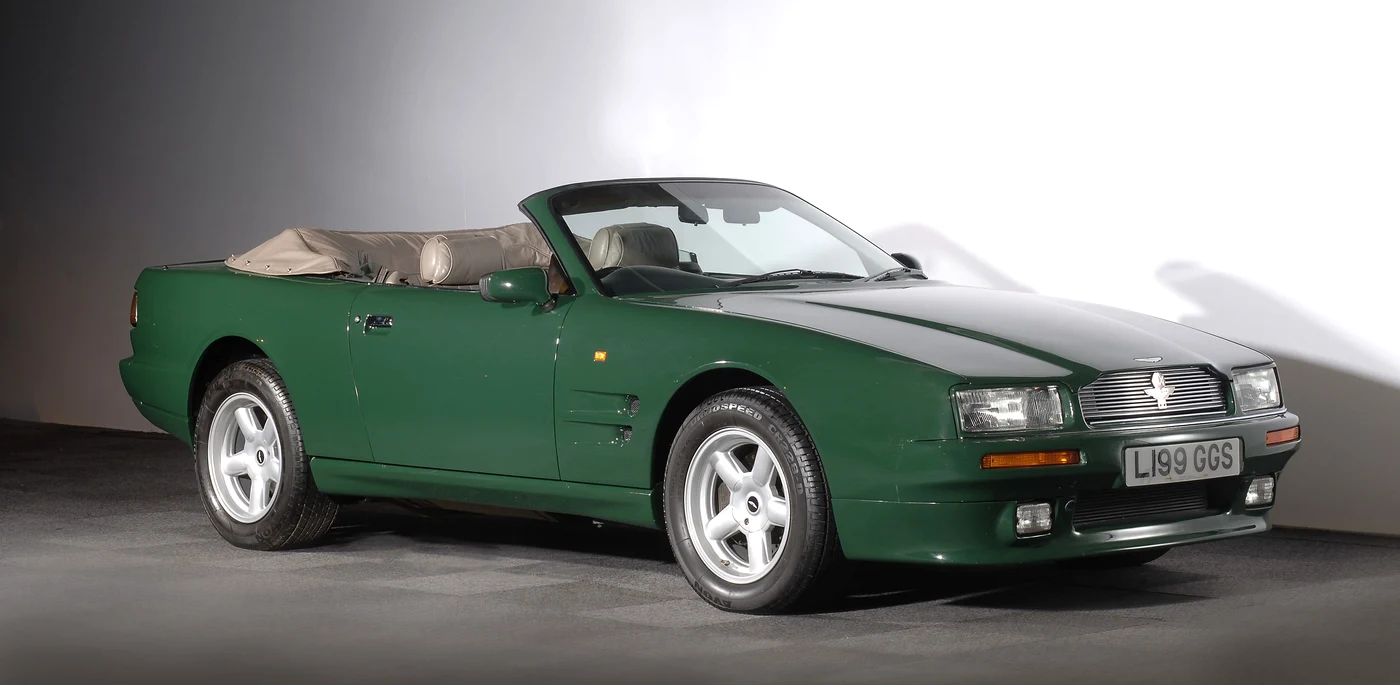 Așa arată un exemplar Aston Martin V8 Volante
