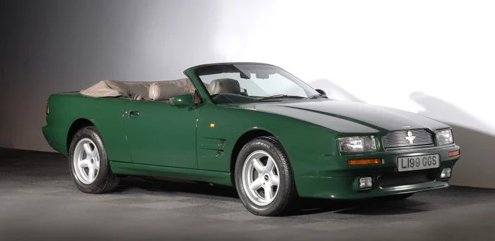 Așa arată un exemplar Aston Martin V8 Volante