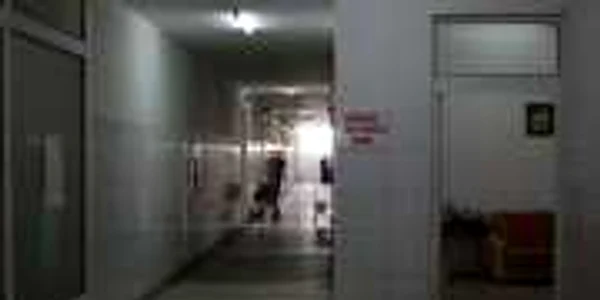 Pacientul se află internat la secţia de Chirurgie BMF a Spitalului Judeţean din Focşani