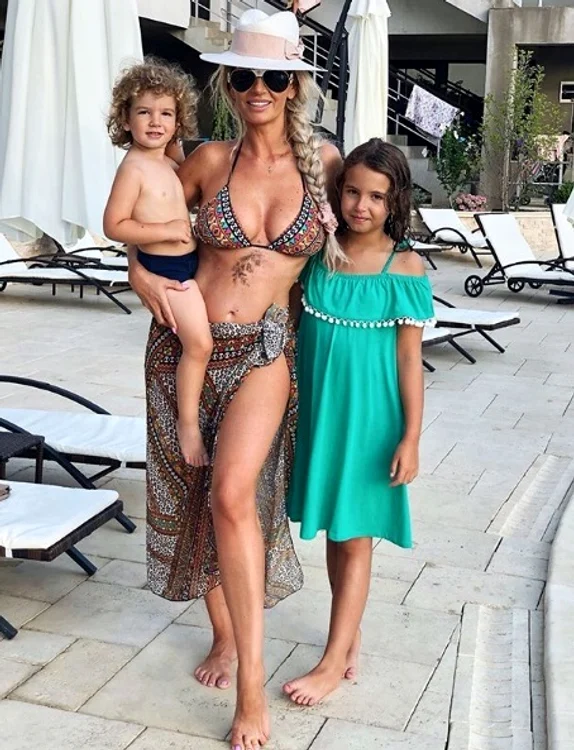 1 andreea banica la plaja 7 jpg jpeg