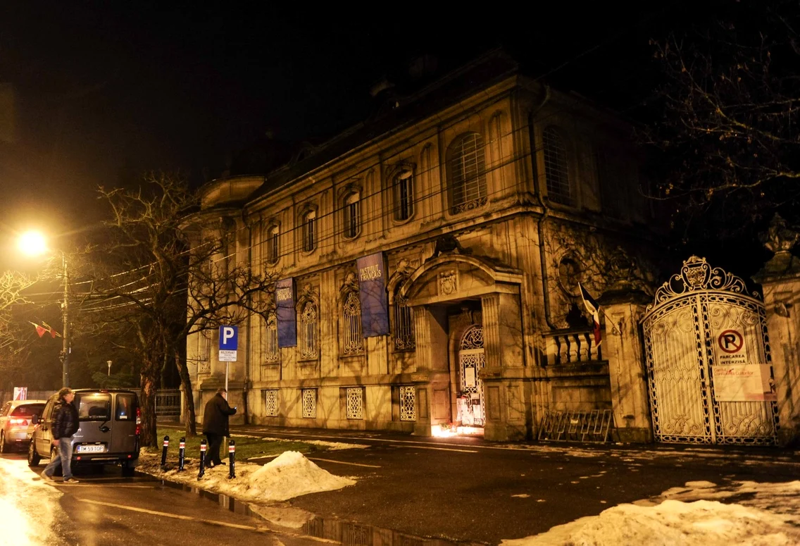 Personalităţi din Timişoara au adus un omagiu victimelor din Franţa