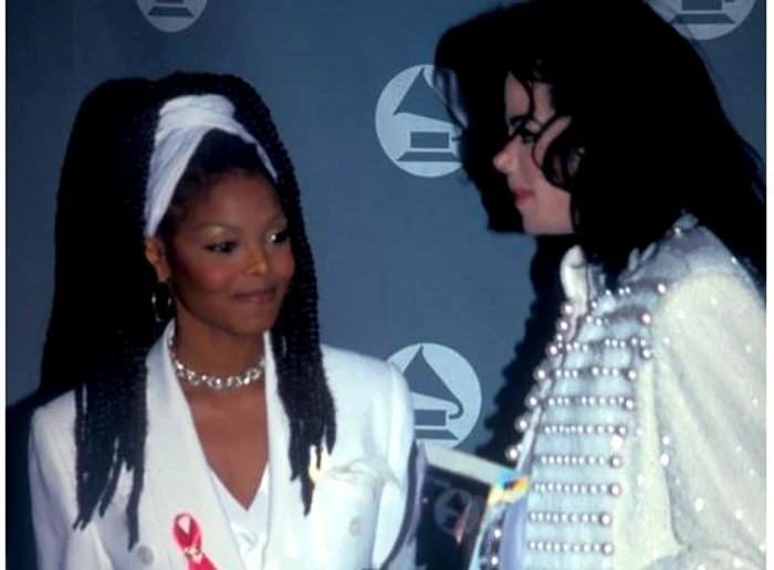 Janet spune că s-a îndepărtat de fratele, Michael Jackson, pe măsură ce au crescut Foto: Profimedia