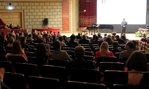 Gala Dilema veche jpeg