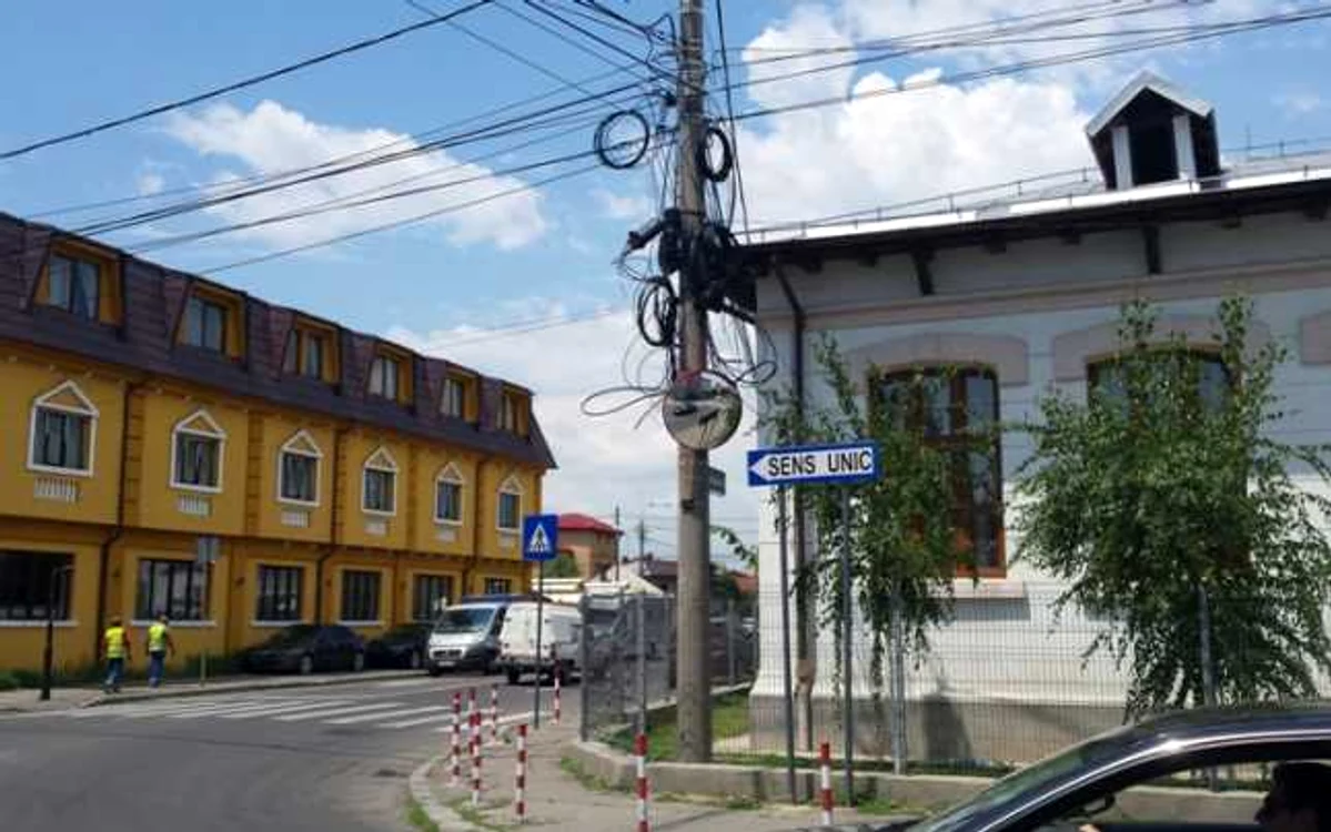 Câteva dintre oglinzi au fost deja instalate. FOTO Primăria Ploieşti