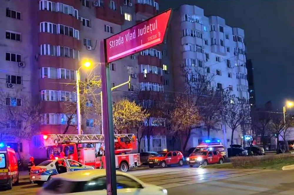 Medic din Capitală, găsit înjunghiat în urma incendiului izbucnit în apartamentul său. Ipoteza anchetatorilor