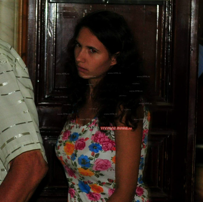 Raluca M. a spune că nu ar fi pozat nud și că nu a vorbit cu băiatul din BucureștiFOTO: vremeanoua.ro