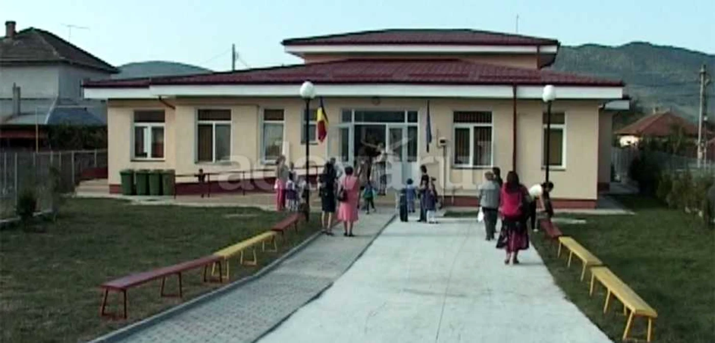 Lucrările la noul imobil din centrul comunei au durat un an.